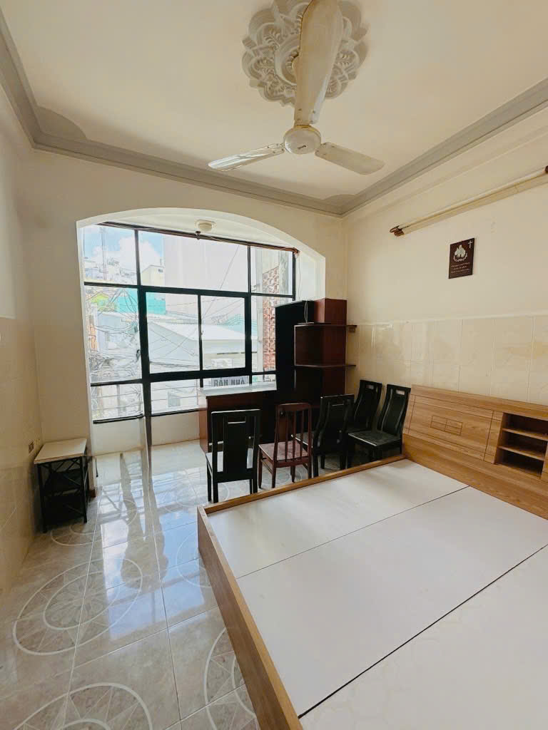 KHU VIP DÂN TRÍ - NHÀ 3 TẦNG SÂN THƯỢNG - ĐẤT THÁNH - GIÁ CHỈ 5.9 - Ảnh 2